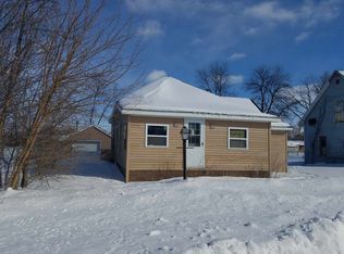 131 7th Ave NE, Oelwein, IA 50662