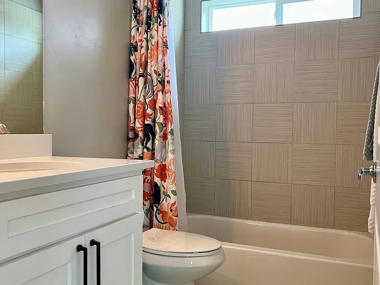 339 E Manti Dr — Photo 18