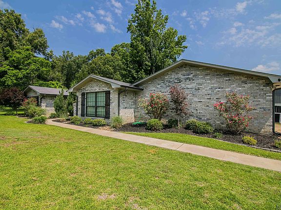 2nd image of 1109 Creekwood Ln