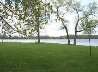 5300 Elmgate Dr, Orchard Lake, MI
