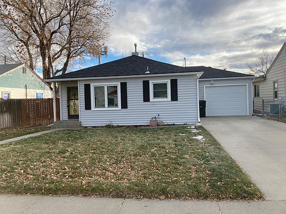 Single car garage, sprinkler system for front and back lawn.