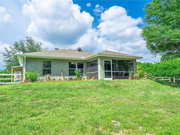 3rd image of 6127 Holt Ct