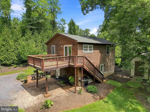 32 Parnassus Rd, Linden, VA 22642