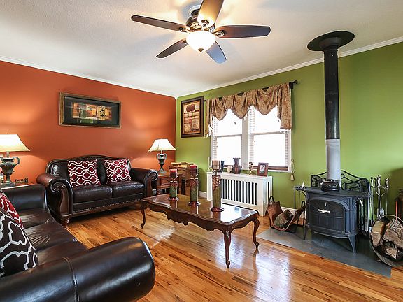 3rd image of 8 Montgomery Ave