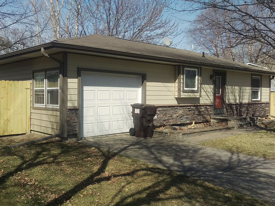 1st image of 840 Applewood Dr