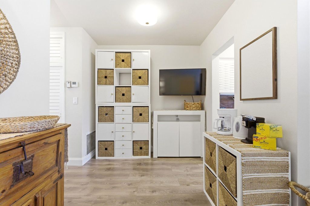 3232 Canal Dr APT 14, photo 4