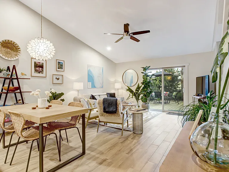 660 Aquatic Dr — Photo 42