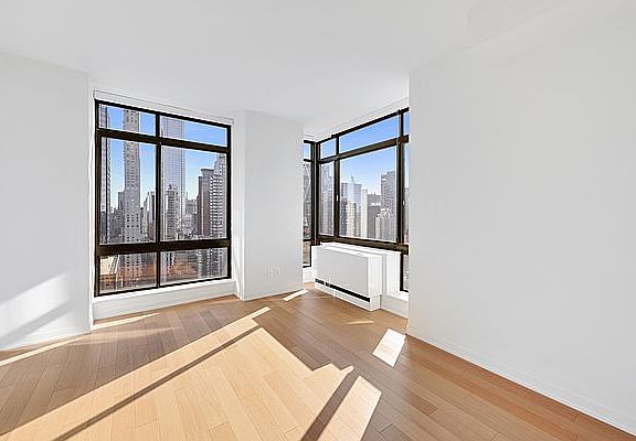 3rd image of 1 Columbus Pl APT S46a