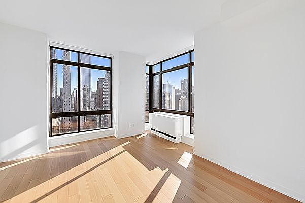 1st image of 1 Columbus Pl APT S45a