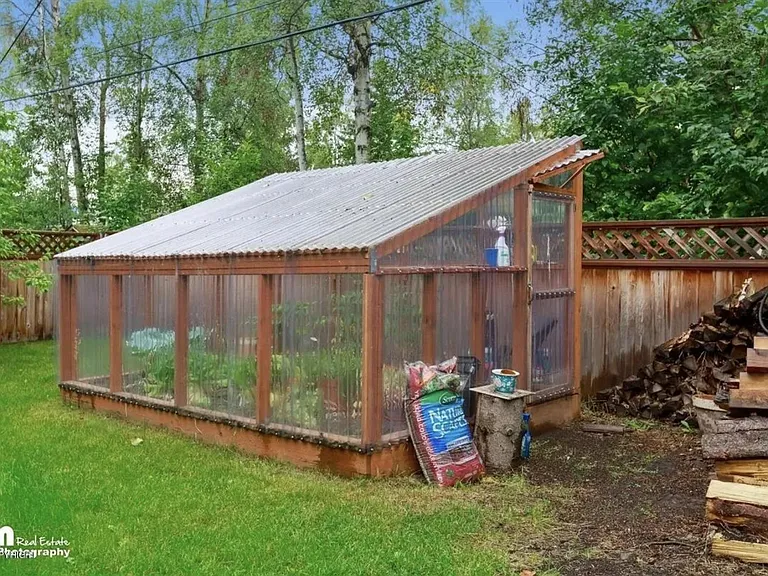 3004 Redwood St — Photo 5