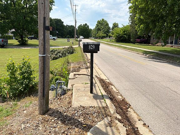 4th image of 829 Maple Shade Rd