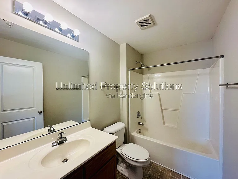 370 S Kerr Ave #306 — Photo 15