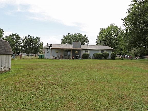 3rd image of 108 Western Heights Cir