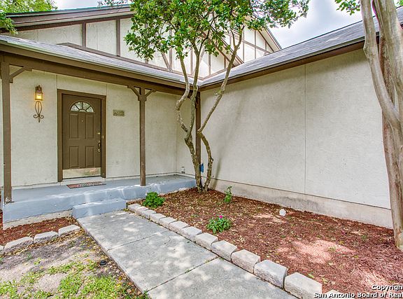 3rd image of 14347 Bellcrest Dr