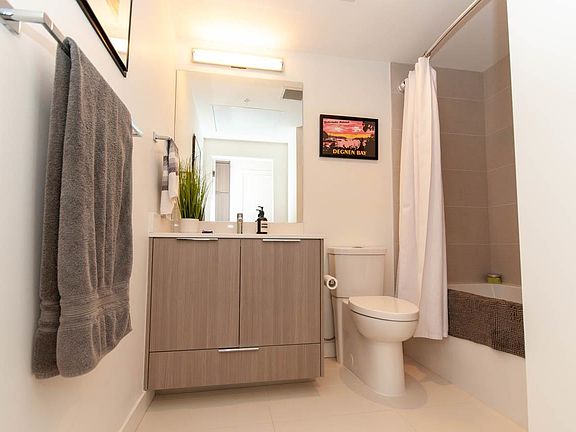 4th image of 1401 Hunter St #2406