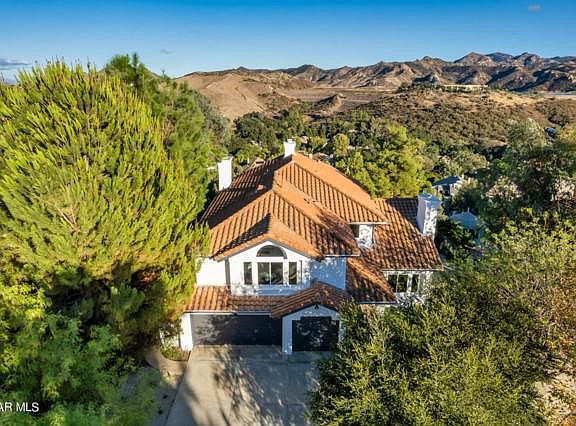 5th image of 2688 Grandoaks Dr