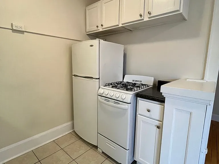 1756 Grand Ave — Photo 18