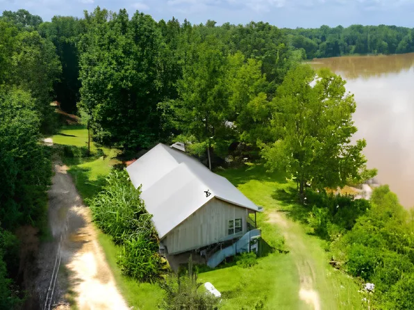 84 Oatis Camp Ln, Columbia, MS 39429