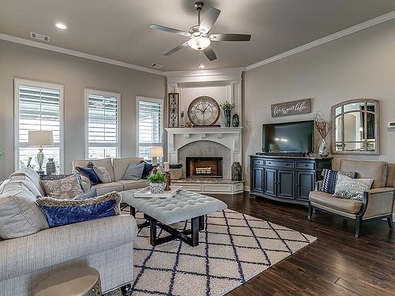 4th image of 2540 Christine Ln