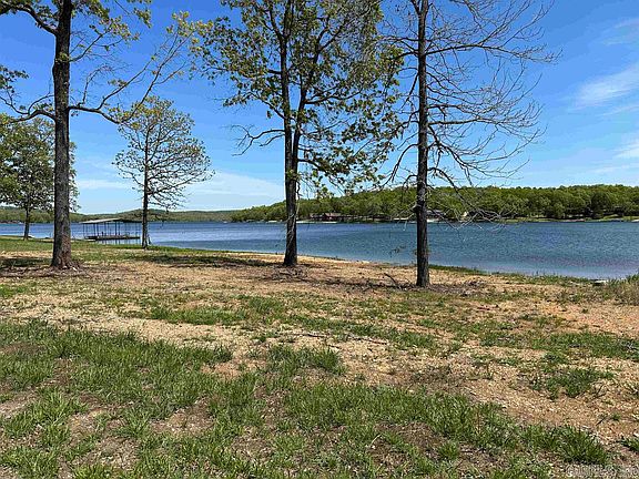 5th image of 529 & 531 E Tri Lakes Dr