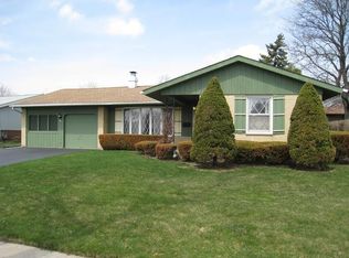 84 Keswick Rd, Elk Grove Village, IL 60007