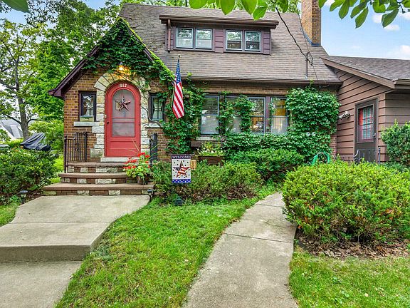 2nd image of 817 Spring St