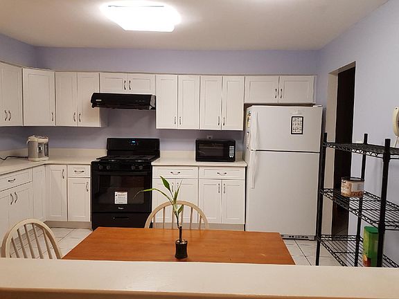 3rd image of 17 Mudie Ct