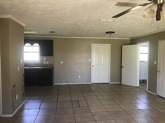 5th image of 316 Triplett St