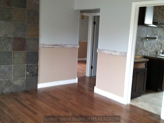 4th image of 309 E Thurber St