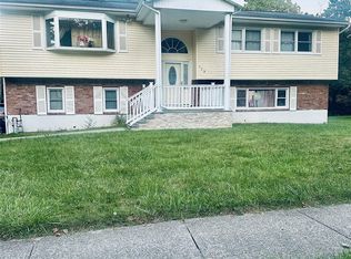 123 Rockland Ln, Spring Valley, NY 10977