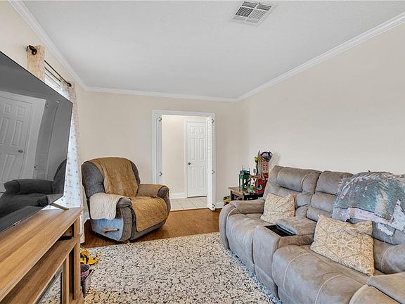 4th image of 3257.5 Tulane Dr