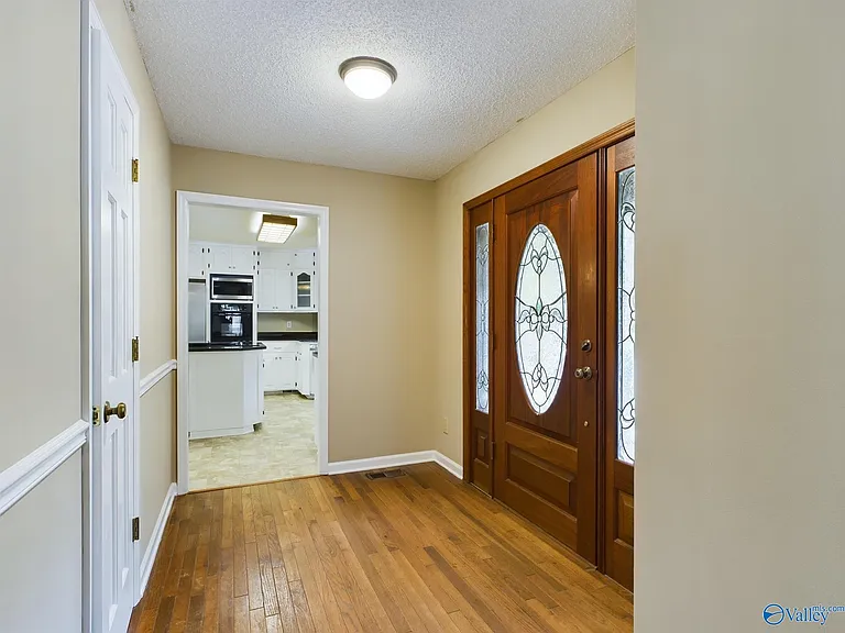 1016 Seina Vista Dr — Photo 3