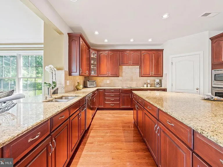 15000 Barlow Dr — Photo 11