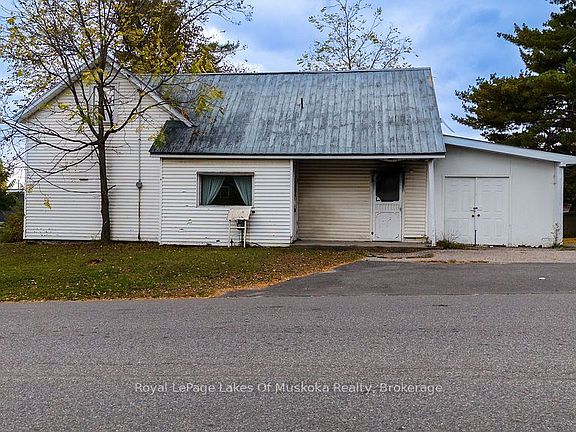 3rd image of 190 Phillip St E