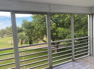 3960 Oaks Clubhouse Drive #401, Pompano Beach, FL 33069