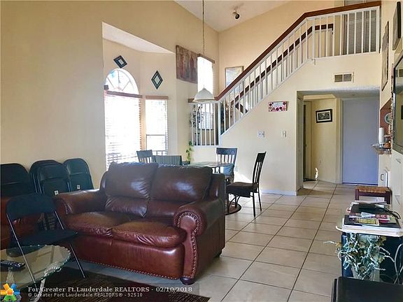 4th image of 5204 Glenmoor Dr #5204