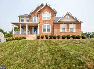 203 Williamsburg Cir, La Plata, MD 20646