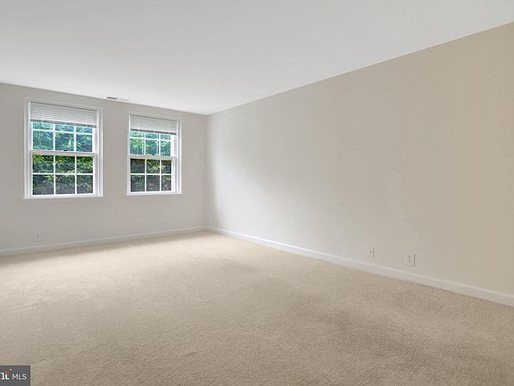 4th image of 3456 S Stafford St APT B1