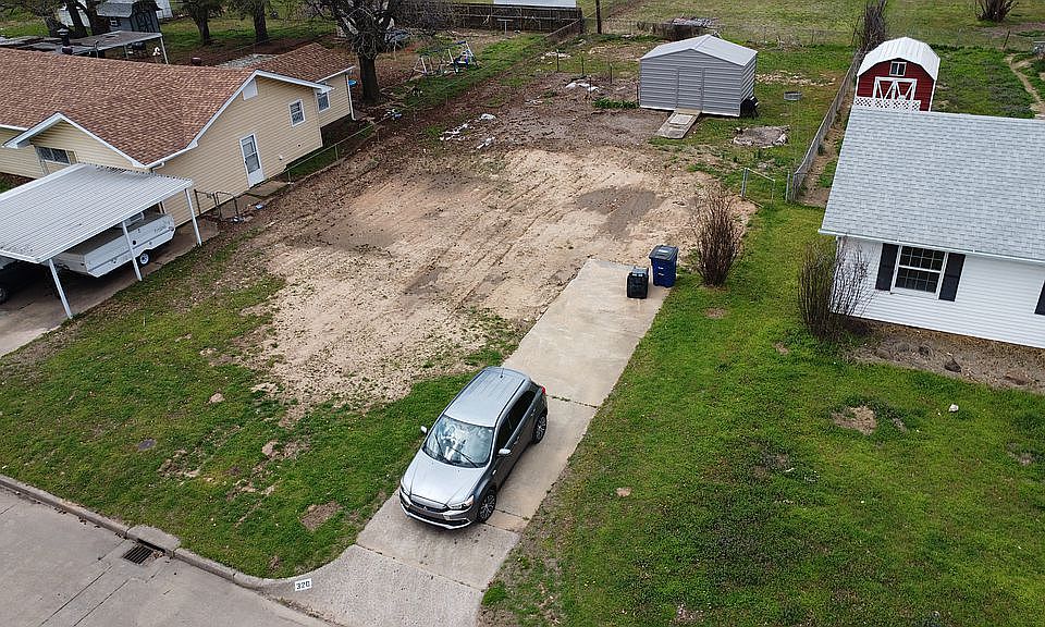 1st image of 320 S 46th West Ave