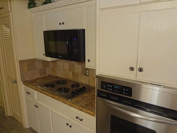 5th image of 1209 Lamar Ave
