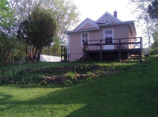 224 Reynolds Ave, Burlington, WI 53105