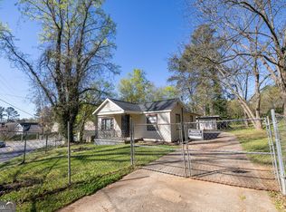 6124 S Gordon Rd, Mableton, GA 30168