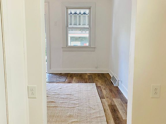 5th image of 2602 Burham St