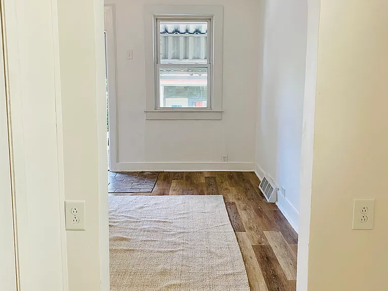2602 Burham St — Photo 5