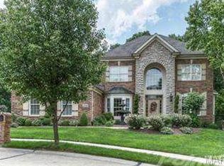 2758 Wynncrest Manor Dr, Chesterfield, MO 63005