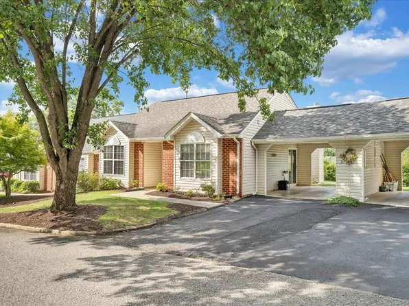6920 Scotch Pine Ln, Roanoke, VA 24019