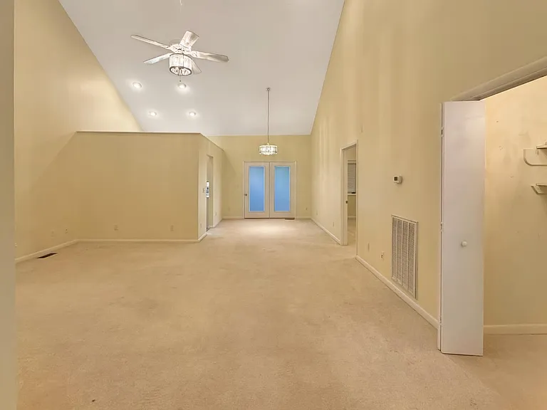 104 Lee Ave — Photo 4
