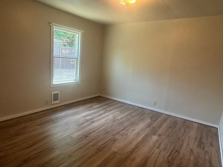 1420 Gleason Ave — Photo 11