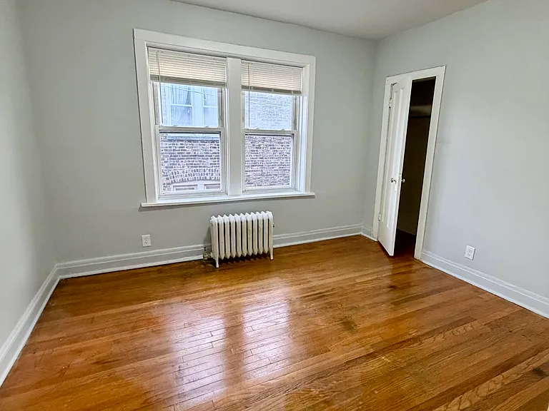2843 W Berteau Ave #3 — Photo 10