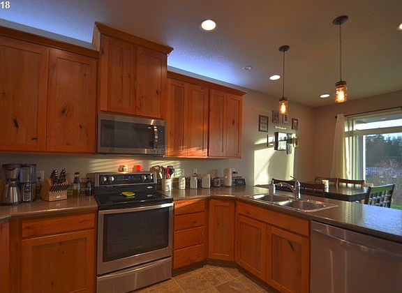 5th image of 301 Rocky Meadow Dr
